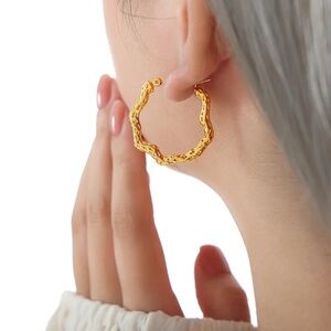 NEW💎18K Gold Plated Irregular Shape Hoop Earrings